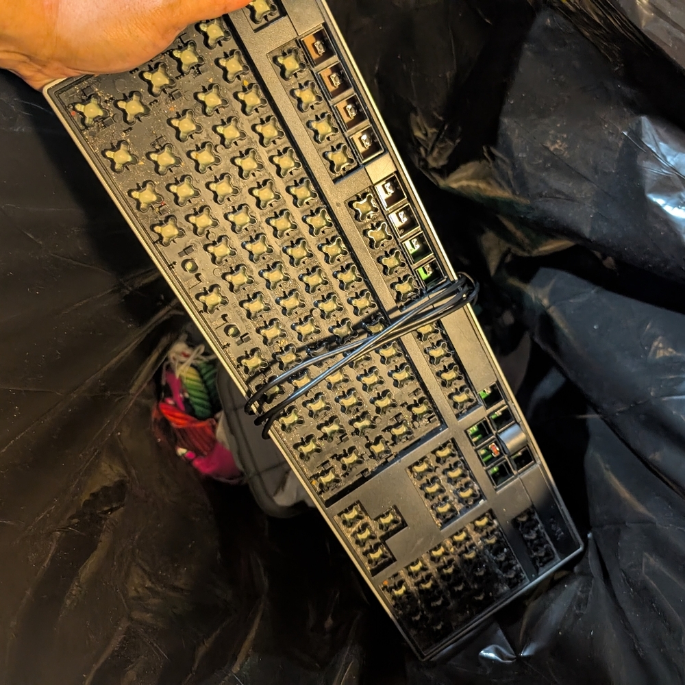 Black Keyboard Keycaps - Picture 3 of 3